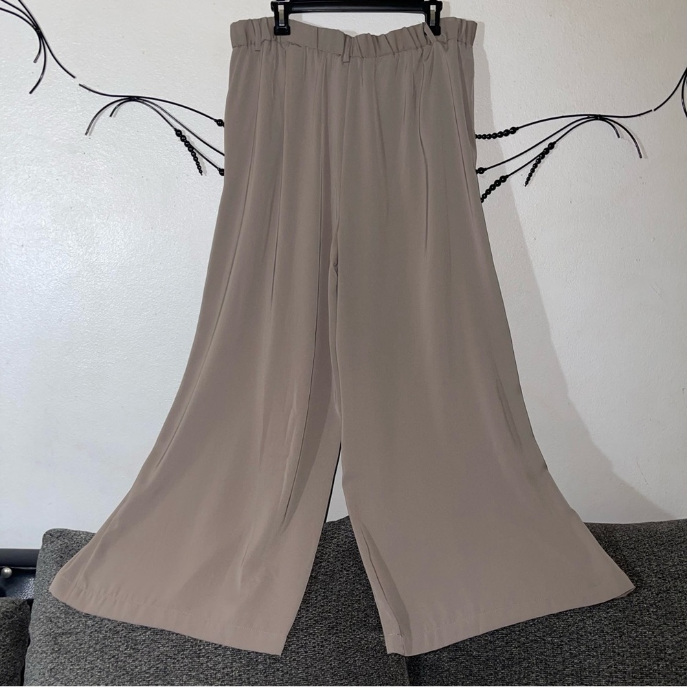 Chic Wide-Leg Women's Pants in Mocha - Picture 2 of 12